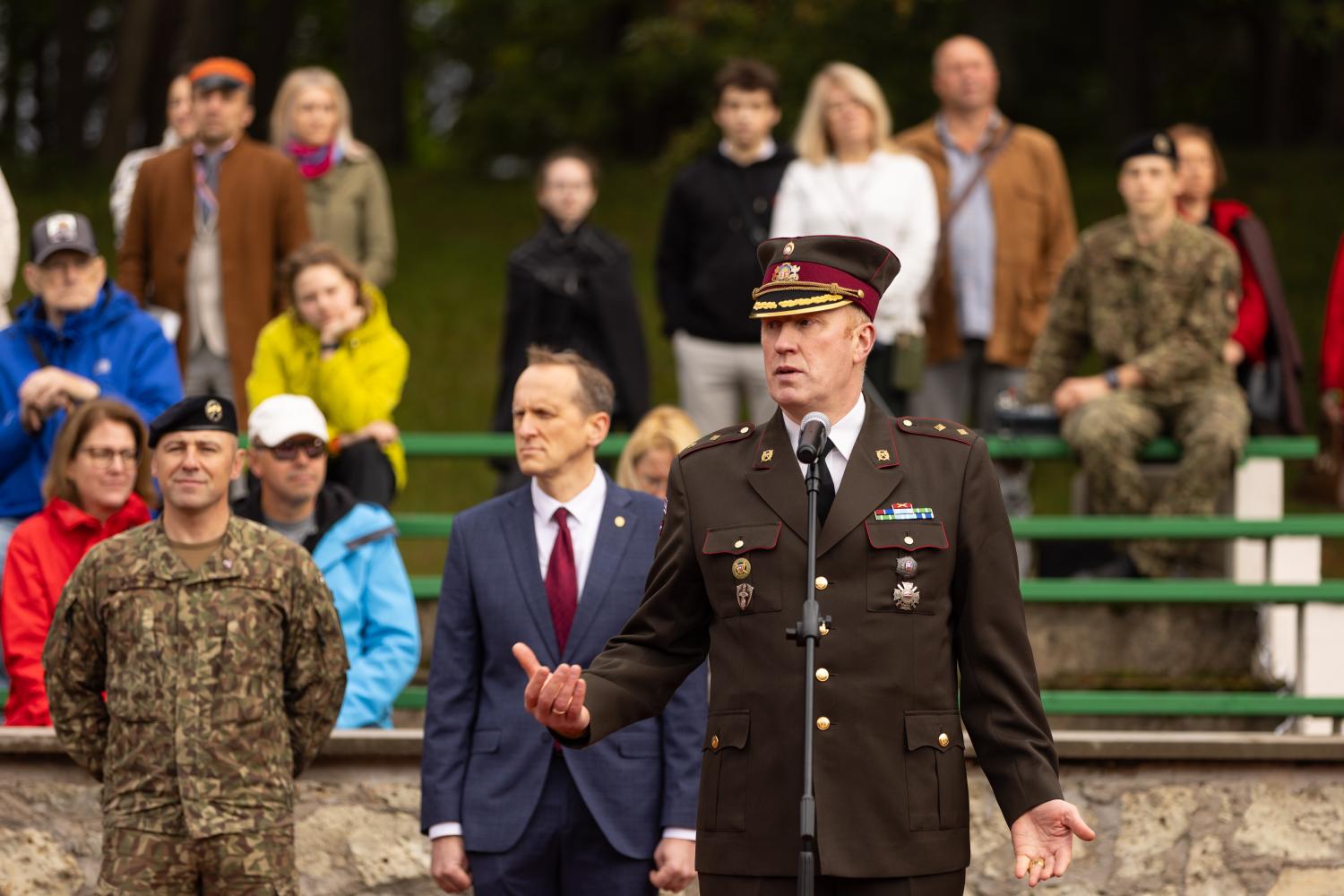 Skolas direktors pulkvežleitnants Intars Kušners