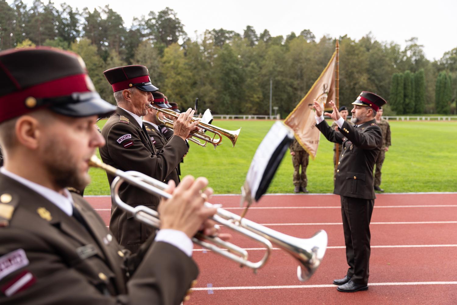 NBS Štāba orķestris ar muzikālu sveicienu