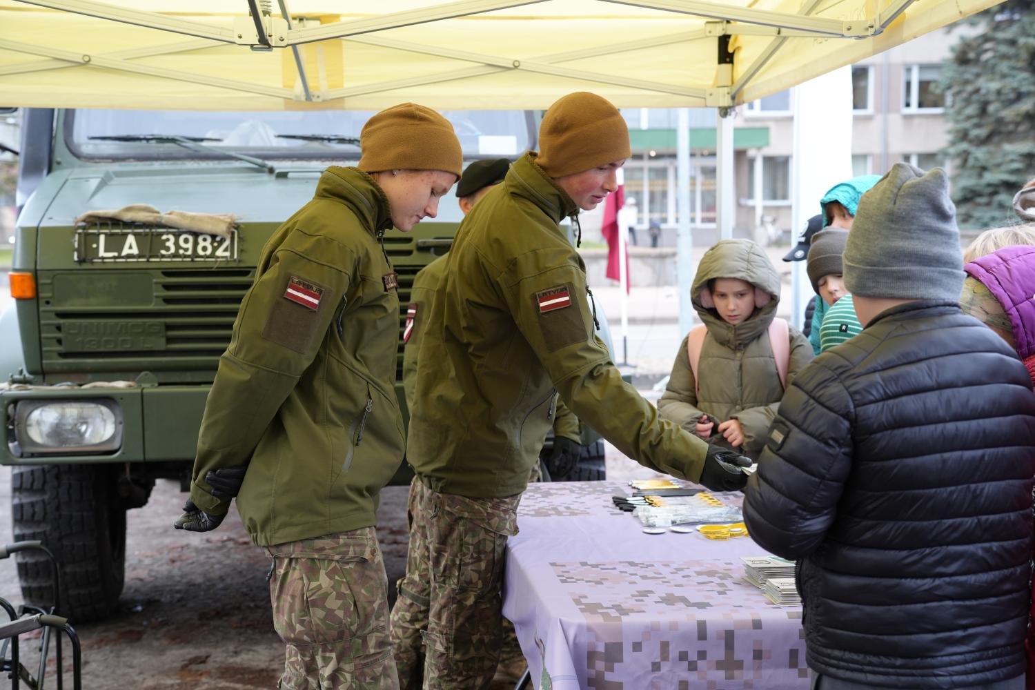 Kalpaka skolas audzēkņi piedalās displejā Kuldīgā